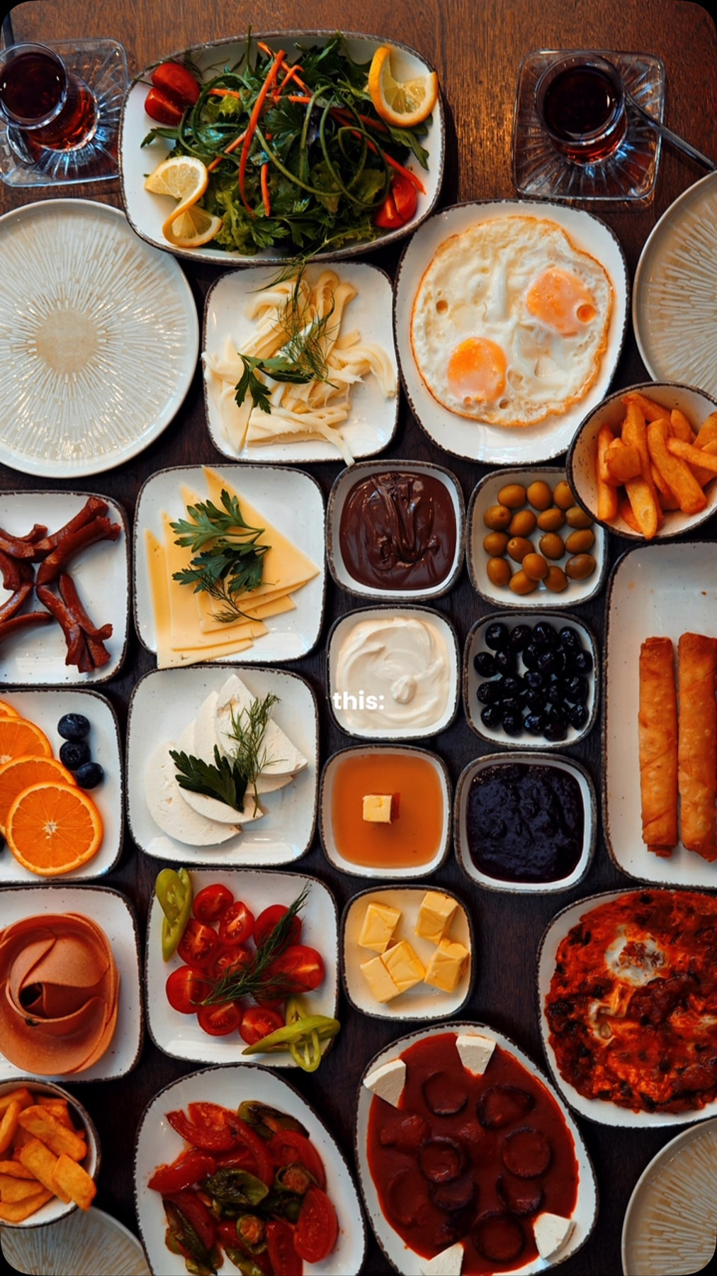 Serpme Frühstück von oben